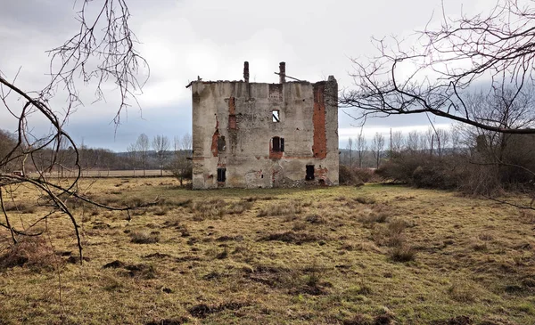 abandoned house in ruin