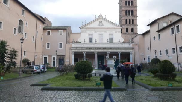 Rom Italien Mars 2018 Människor Gården Santa Ceciilia Romansk Och — Stockvideo