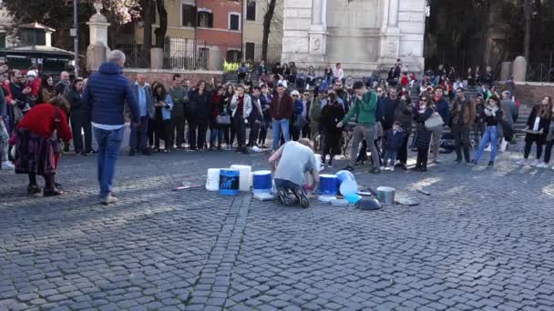 Roma Itália Abril 2018 Baterista Rua Realiza Incrível Rolo Bateria — Vídeo de Stock