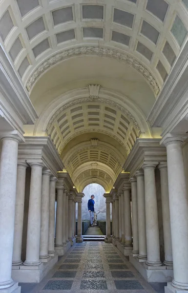 Perspektywa zmuszony przez Borromini w Rzymie Obraz Stockowy