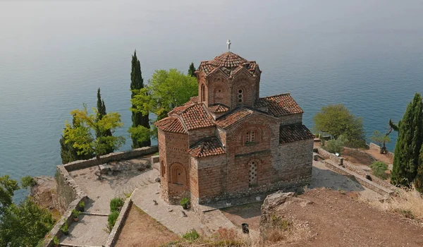 Kyrkan st. john på kaneo i ohrid — Stockfoto