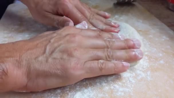 Ζύμη Ζυμαρικών Από Χέρι Για Ψωμί — Αρχείο Βίντεο