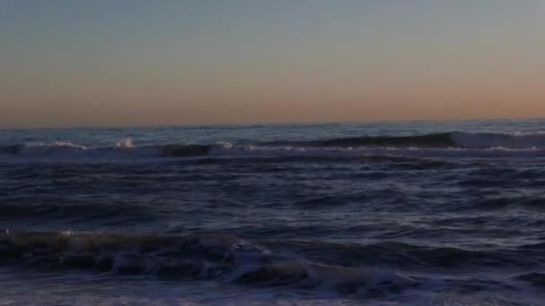 Unrecognizable Surfers Mediterranean Sea Sunset — 비디오