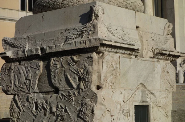 Trajansäule in rom, italien — Stockfoto