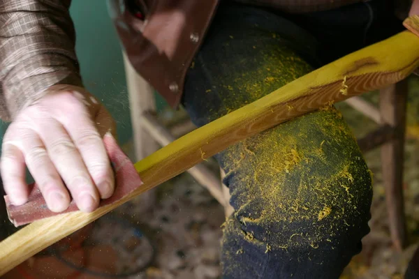 Bowmaker at work — Stock Photo, Image