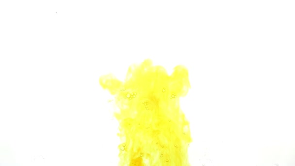 Gouttes Encre Jaune Dans Liquide Transparent Clair — Video