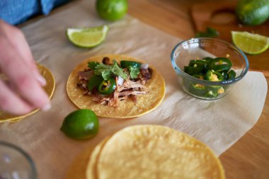 Tacos evde mutfakta yapma