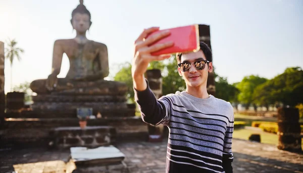Jovem Tailandês Turista Tomando Selfie Sukhothai Historial Parque Tailandês — Fotografia de Stock