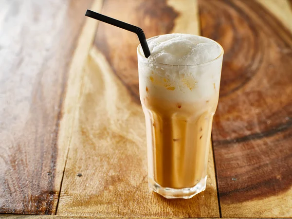 Thai Tea Glass Straw Wooden Table Top — Stock Photo, Image