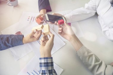 işletme belgesi toplantısında tartışma sırasında