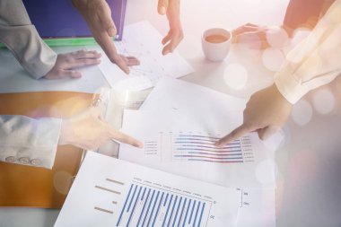 işletme belgesi toplantısında tartışma sırasında