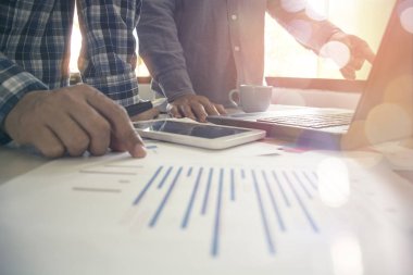 işletme belgesi toplantısında tartışma sırasında