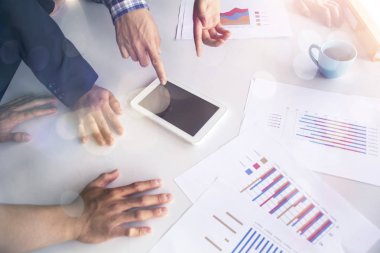 işletme belgesi toplantısında tartışma sırasında