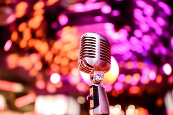 Karaoke Achtergrond Zilveren Vintage Microfoon Bokeh Close Van Retro Microfoon — Stockfoto