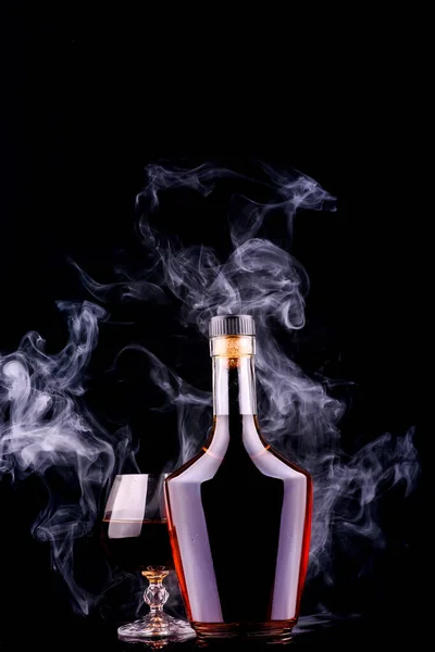 Bottle Glass Whiskey Cognac Smoke Dark Background — Stock Photo, Image