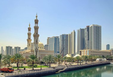 Sharjah, Birleşik Arap Emirlikleri 11 Nisan 2016 yılında büyük bir cami