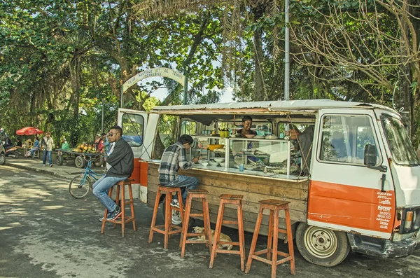 Bar Przekąskowy Przyczepie Ulicy Toamasina Madagaskar Maj 2016 — Zdjęcie stockowe