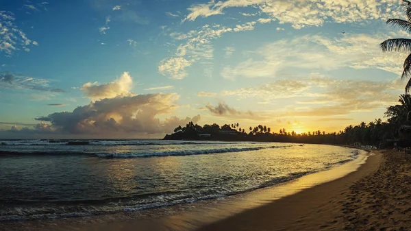 Kolorowy Zachód Słońca Plaży Dewata Surf Galle Sri Lanka — Zdjęcie stockowe