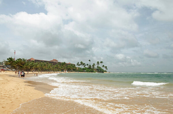 Тропическая морская деревня Хиккадува
