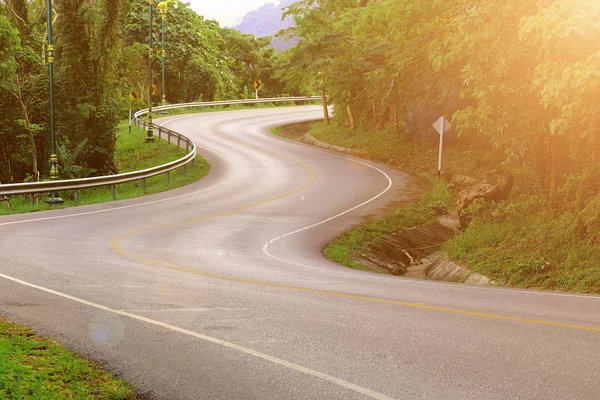 Strada di curva di mattina — Foto Stock