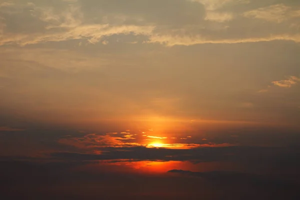 在天空中的戏剧性 cloudscape — 图库照片