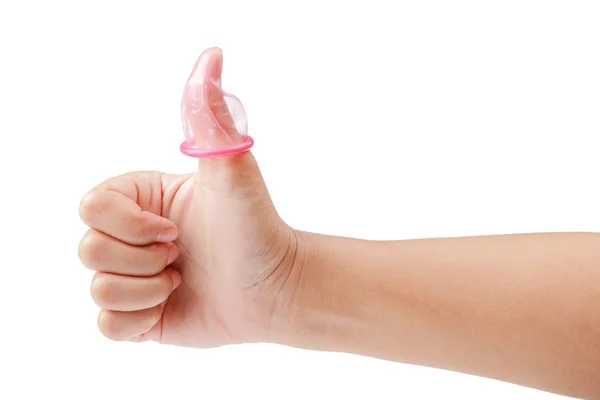 Προφυλακτικό στο χέρι της γυναίκας που είναι έτοιμο για χρήση που απομονώνονται σε λευκό με κλιπ — Φωτογραφία Αρχείου