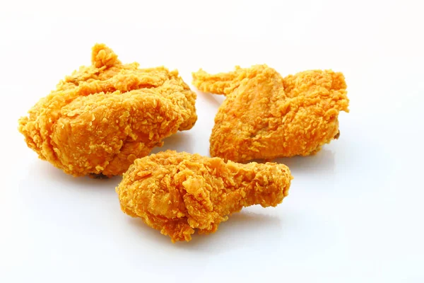 Pollo fritto isolato su bianco — Foto Stock