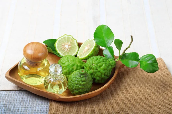 Bergamot aromalı spa şişe uçucu yağ ile 