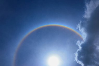 Fantastik corona yüzüğü güneş güzel güneş halo ile dairesel r