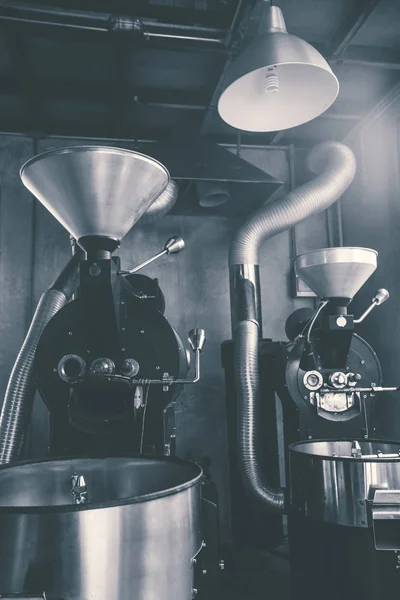 Beste professionele koffiebranderij machine voor het roosteren koffie b — Stockfoto