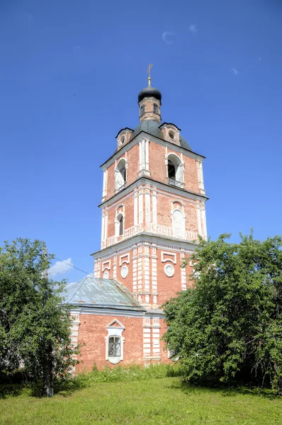 Bell tower of the church of the Epiphany. Goritsky Assumption Monastery. Pereslavl, Russia. — Stock Photo, Image