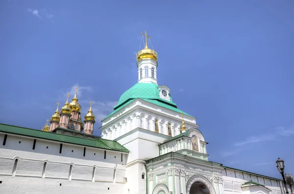 Holy Gates and gate tower. Holy Trinity St. Sergius Lavra. Sergiev Posad, Russia. — Stock Photo, Image