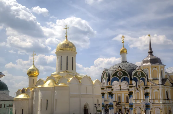 Catedral da Trindade. Santíssima Trindade São Sérgio Lavra. Sergiev Posad, Rússia . — Fotografia de Stock