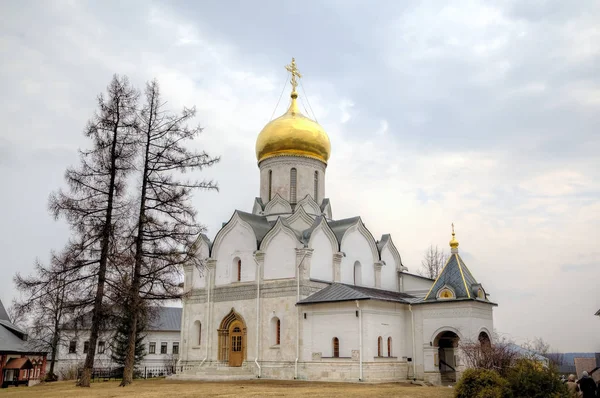 Székesegyház, a Szűz Mária születésének. Savvino-Storozhevsky-kolostor. Zvenigorod, Oroszország. — Stock Fotó