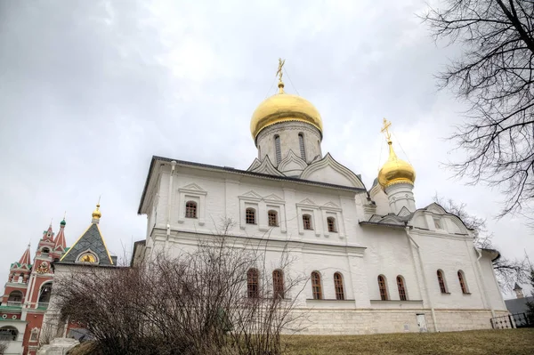 Собор Рождества Пресвятой Богородицы. Саввино-Сторожевский монастырь. Звенигород, Россия . — стоковое фото