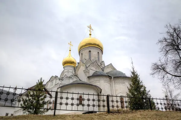 Kathedraal van de geboorte van de Maagd. Savvino-Storozhevsky klooster. Zvenigorod, Rusland. — Stockfoto