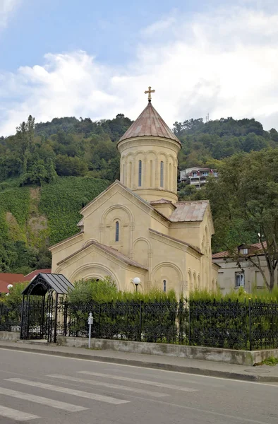 Świątynia w mieście Sarpi. Adżarii. Gruzja. — Zdjęcie stockowe