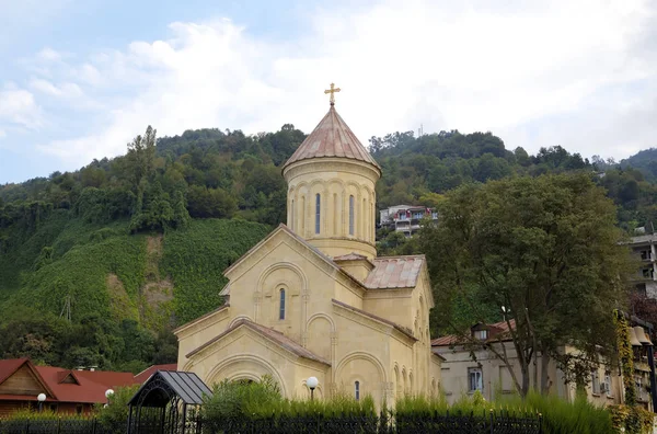 Templo en la ciudad de Sarpi. Adjara. Georgia . Imágenes de stock libres de derechos