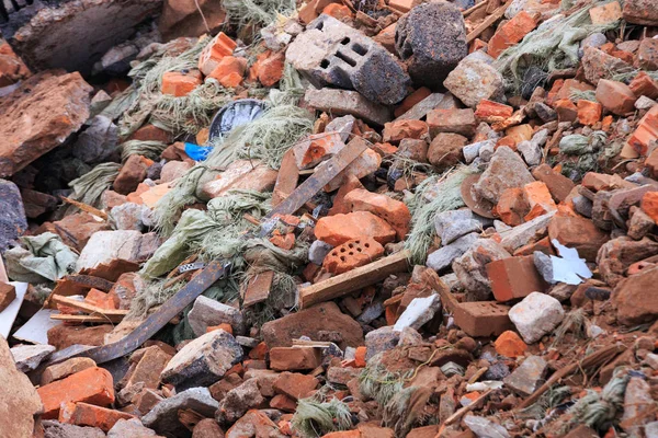 Tuğla ve Beton İnşaat enkaz yığını kırık.