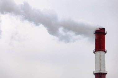 Kirlenme atmosferin ısı borusu duman tarafından.