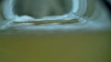 Şaraphane ekipman sıvı akan