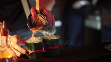 Kokteyl hazırlama çubuğundaki Sayaç.