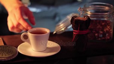 Kokteyl hazırlama çubuğundaki Sayaç.