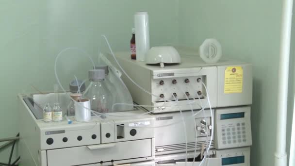 Inside the medical laboratory — Stock Video