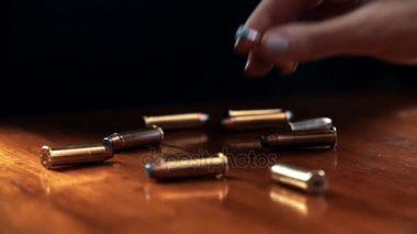 Bir el kurşun alır 9 mm