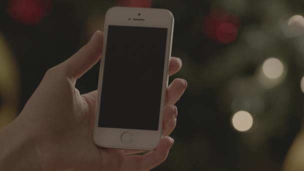 Toque na tela sensível ao toque no telefone com uma tela verde — Vídeo de Stock