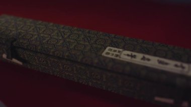 Kutusu ve painbrush bir hat yakın çekim makro için