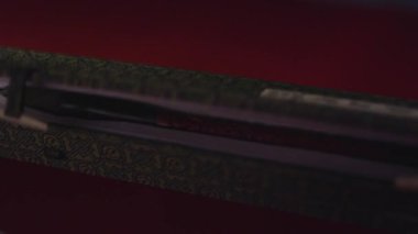 Kutusu ve painbrush bir hat yakın çekim makro için