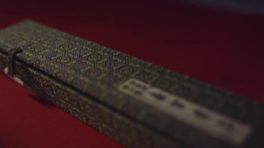 Kutusu ve painbrush bir hat yakın çekim makro için