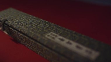 Kutusu ve painbrush bir hat yakın çekim makro için